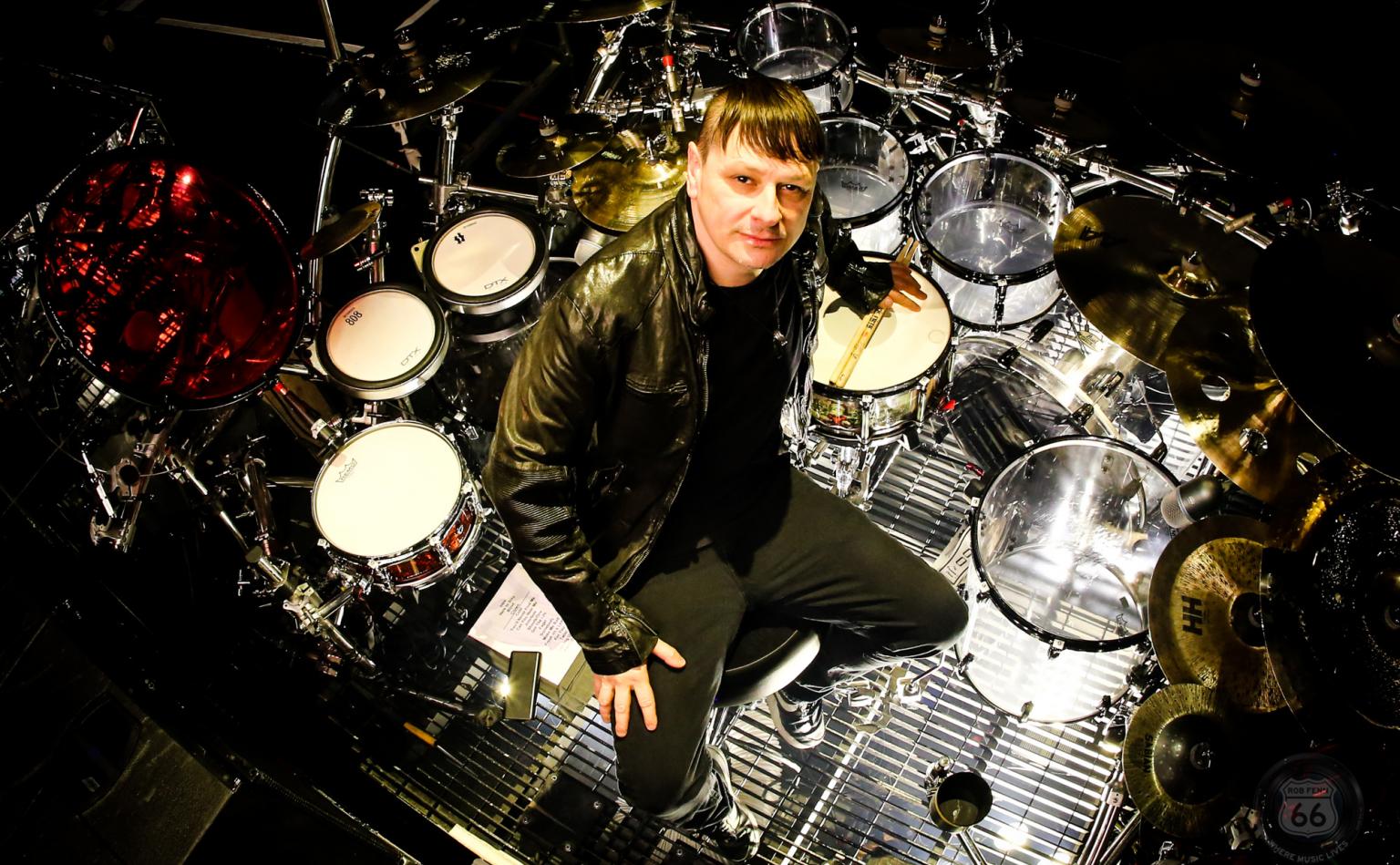 Ray Luzier - Photo: Robb Fenn